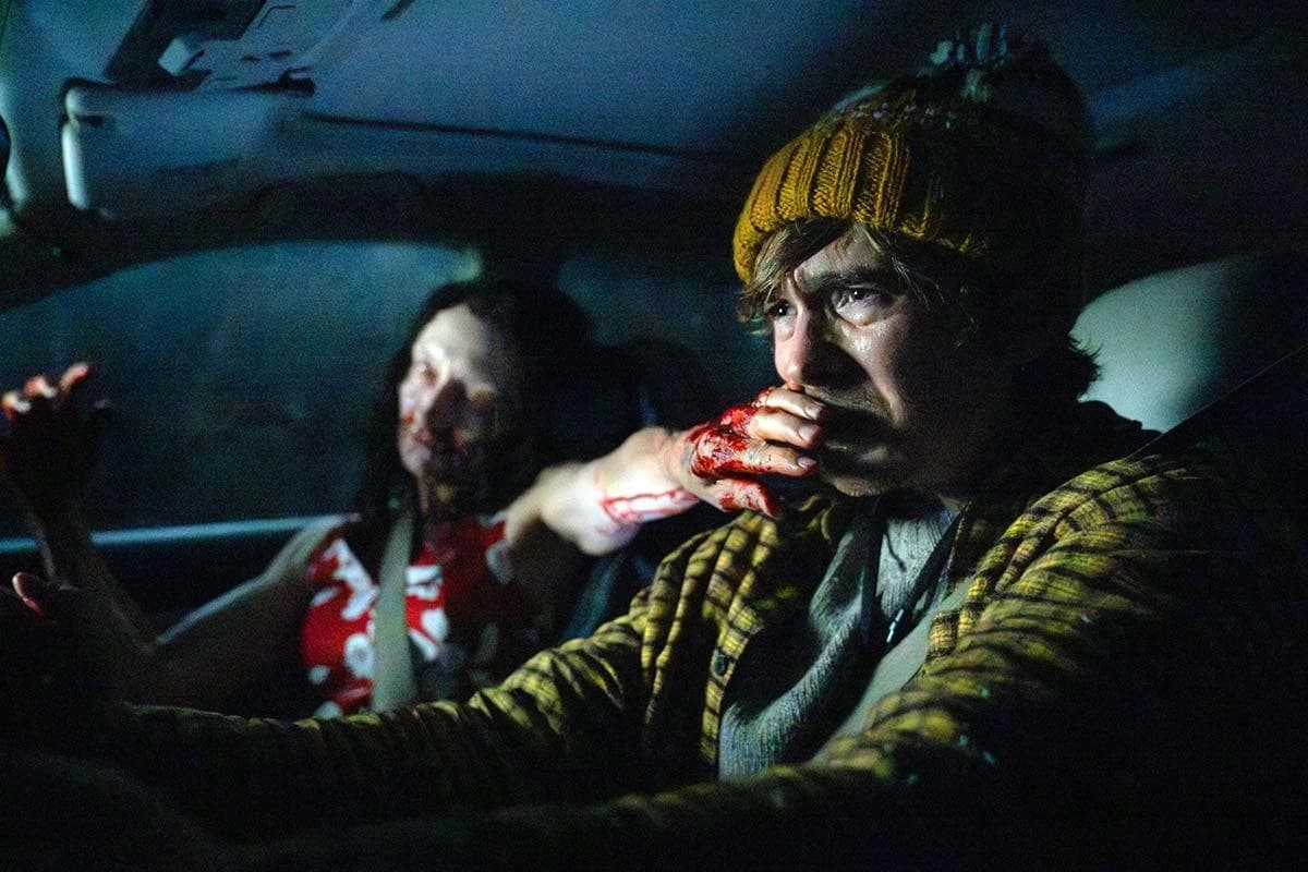 Trailer de Resident Evil reinventa a franquia nos cinemas